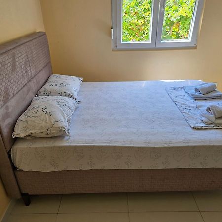 Apartman Tolosi Подгорица Экстерьер фото