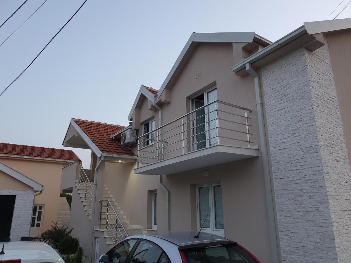 Apartman Tolosi Подгорица Экстерьер фото